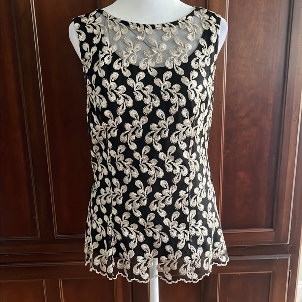 Marina Vintage Black & Gold Metallic Embroidered  Sleeveless Top w/Scalloped Hem